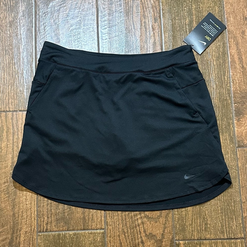 Nike Black Dri-FIT Standard Fit Gold Skort